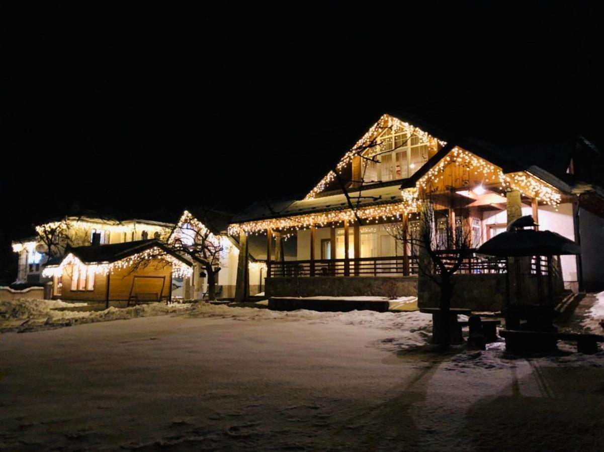 Cottage Familiya Verkhovyna Ngoại thất bức ảnh